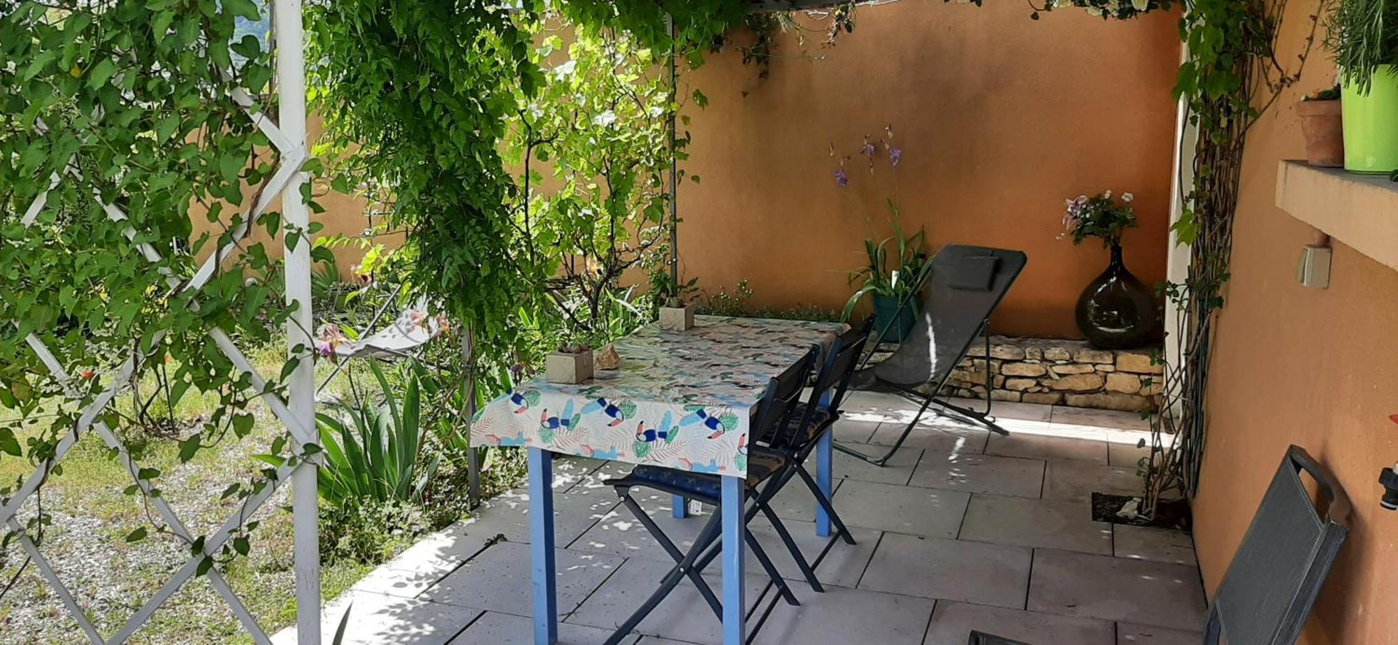 アプトT.Belle Vue Panoramique Au Coeur Du Luberon 40M2 + Pergola . Jardin. Pアパートメント エクステリア 写真