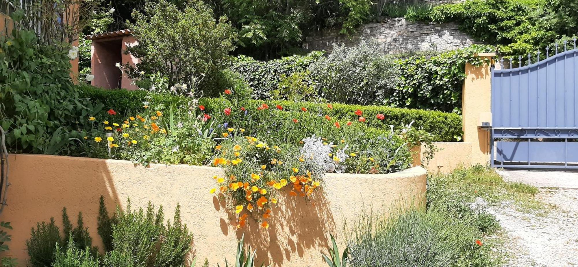アプトT.Belle Vue Panoramique Au Coeur Du Luberon 40M2 + Pergola . Jardin. Pアパートメント エクステリア 写真
