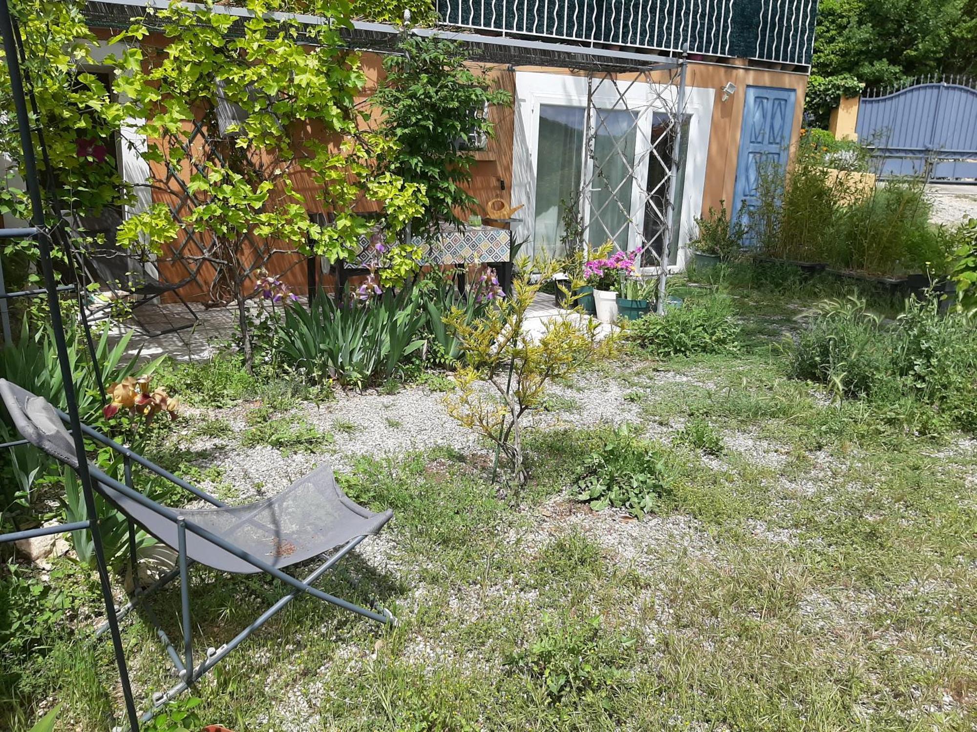 アプトT.Belle Vue Panoramique Au Coeur Du Luberon 40M2 + Pergola . Jardin. Pアパートメント エクステリア 写真